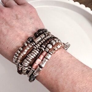 Uno de 50 Multi-Strand Artisan Beaded Bracelet